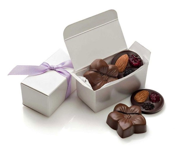 طرح کلاسیک شکلات تبلیغاتی برای عید نوروز