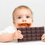 شکلات برای نوزاد و کودک
