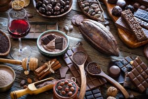 عوارض مصرف شکلات تاریخ مصرف گذشته